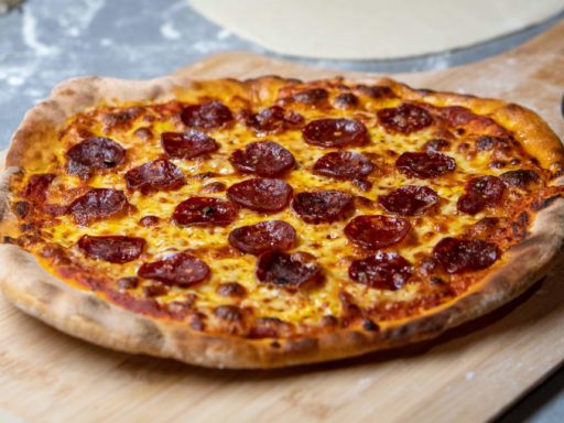 Pizza med pepperoni